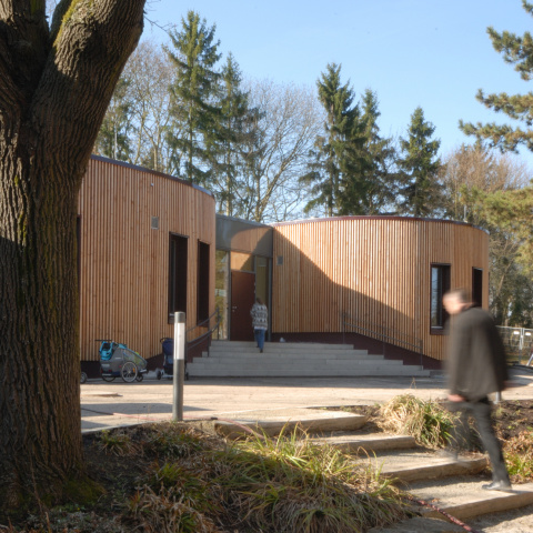 Vorplatz und Eingang, Bild: Andreas Reich