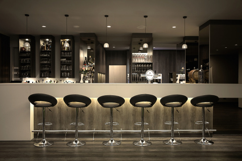 Entree und Bar, Bild: Gisbert Bachrodt