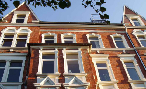 Altbau 1898, saniert, Bild: Jörg Gerl