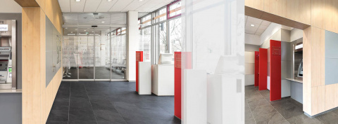 SB-Bereich mit Eingangsbereich zur Kundenhalle, Bild: Ivo Mestenhauser