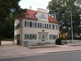Straßenansicht Südfassade, Bild: Tom Kanngießer