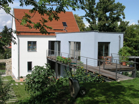 HAUS HOP, Gartenansicht, Bild: Tom Kanngießer