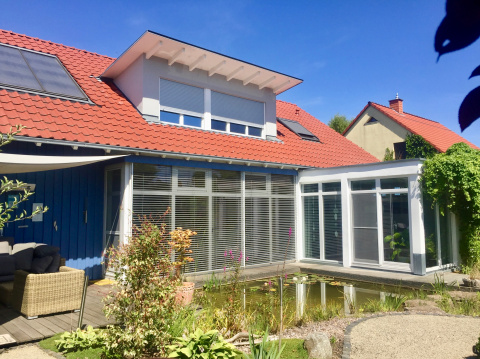 Sonnenseite mit vorgeschobenem Esszimmer, Bild: Lutz Nowak