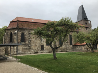 Nonnengarten mit Kirche St. Peter und Paul, Bild: Heike Roos