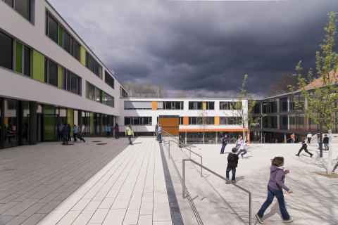Schulhof, Bild: Thomas Weiß
