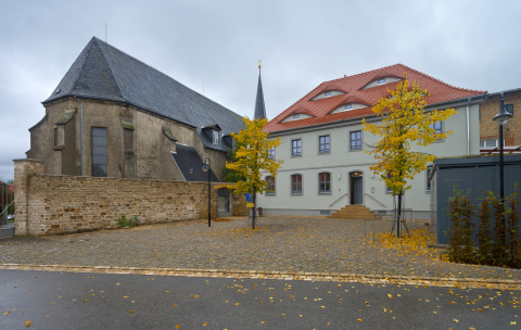 Blick zum Haupteingang in Richtung St. Wippertuskirche, Bild: Michael Miltzow