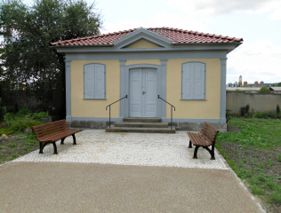 Neue Platzgestaltung vor der Trauerhalle, Bild: Steffen Möbius