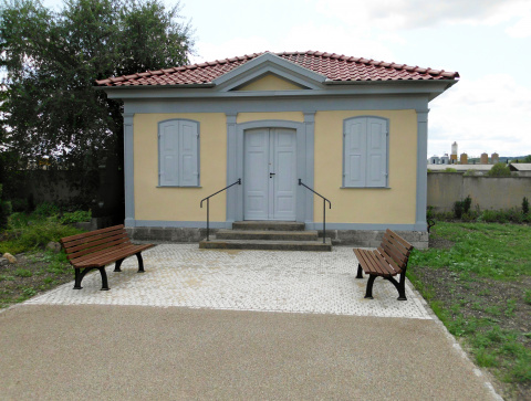 Neue Platzgestaltung vor der Trauerhalle, Bild: Steffen Möbius