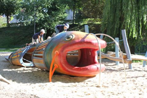 Spielplatz mit Wels, Bild: Thomas Heinisch