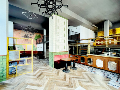 Gastraum und Küche, Bild: Christian Brüstel