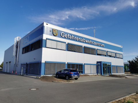 Hauptfassade mit neuer Beschriftung, Bild: Andreas Krauß