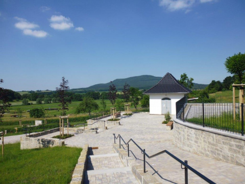 Friedhof Bedheim - Zugang, Bild: Claudia Koch