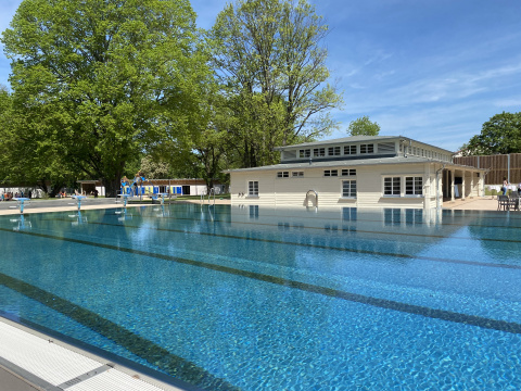 Schwimmerbecken am historischen Badehaus, Bild: Katja Wittmann