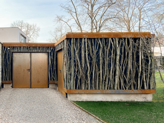 Frontansicht der neuen Wirtschaftsgebäude, Bild: Peter Tandler