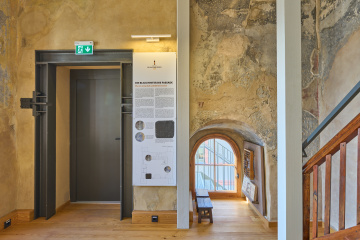 Eingangswand, Bild: MONUMEDIA GmbH/ Herr Fuchs