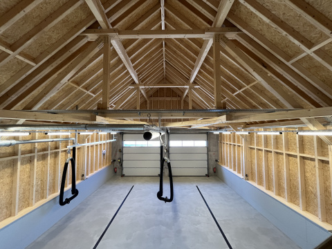 Fahrzeughalle mit Dachstuhlkonstruktion, Bild: Cornelia Sell