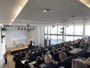 Große Nachfrage: Die Veranstalter konnten mehr als 200 Teilnehmende aus ganz Deutschland im Audimax der FH Erfurt begrüßen.