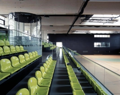 Tribüne, Bild: Claus Bach