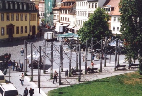 Blick über die Pergola auf den Goethebrunnen, Bild: Ulrich Ihle