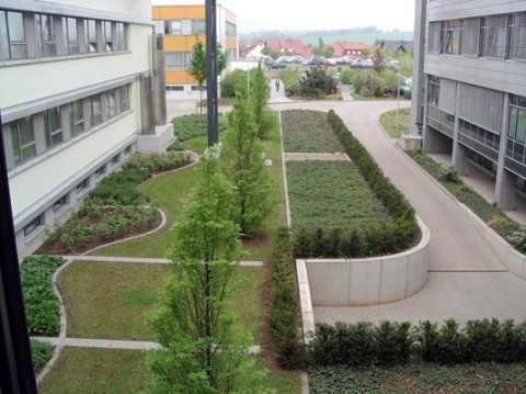 Innenhof Klinikum, Bild: Andrea Ziegenrücker