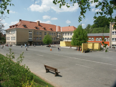 Ansicht Schulhofseite Grundschule, Bild: Steffen Ludwig