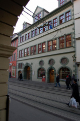 Straßenfassade, Bild: Sabine Hauschild